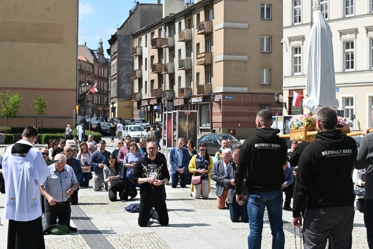 Majowy męski Różaniec ulicami Świdnicy