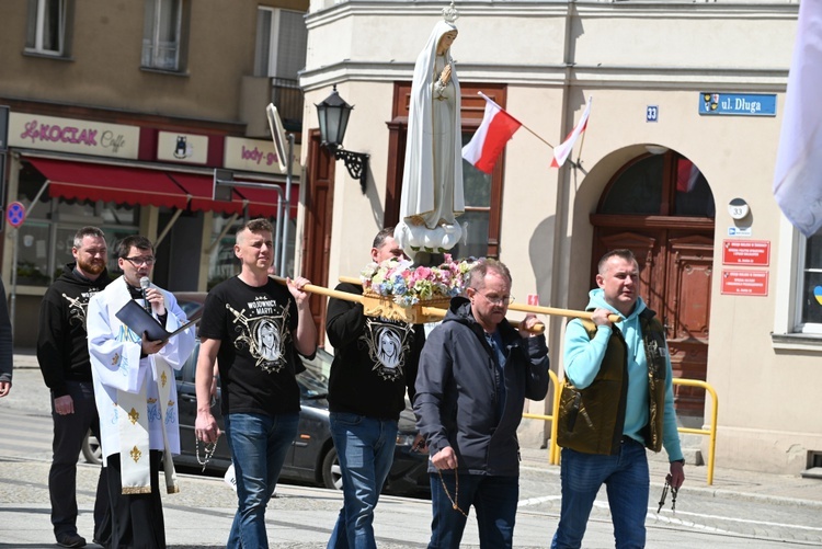 Majowy męski Różaniec ulicami Świdnicy