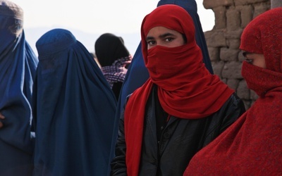 Afganistan: Kobiety muszą nosić strój zakrywający ciało od stóp do głów