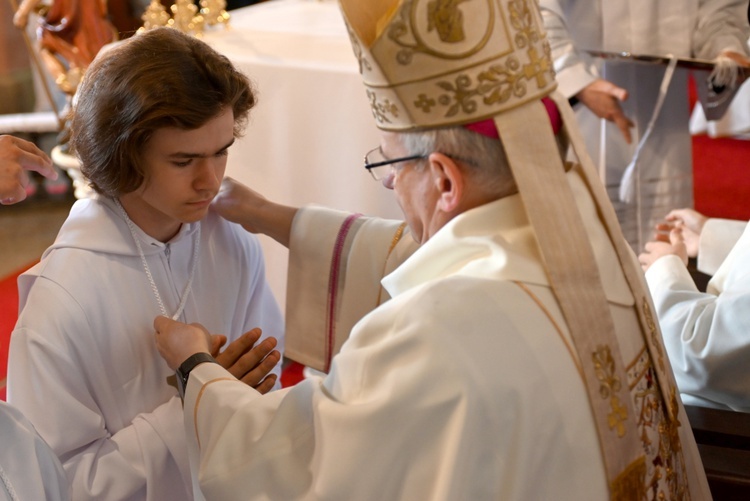 Błogosławieństwo lektorów, ceremoniarzy i nadzwyczajnych szafarzy