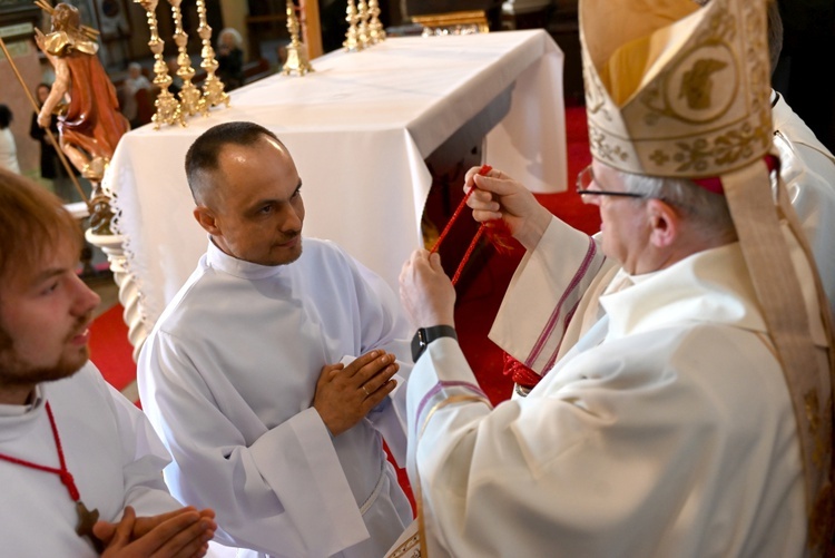 Błogosławieństwo lektorów, ceremoniarzy i nadzwyczajnych szafarzy