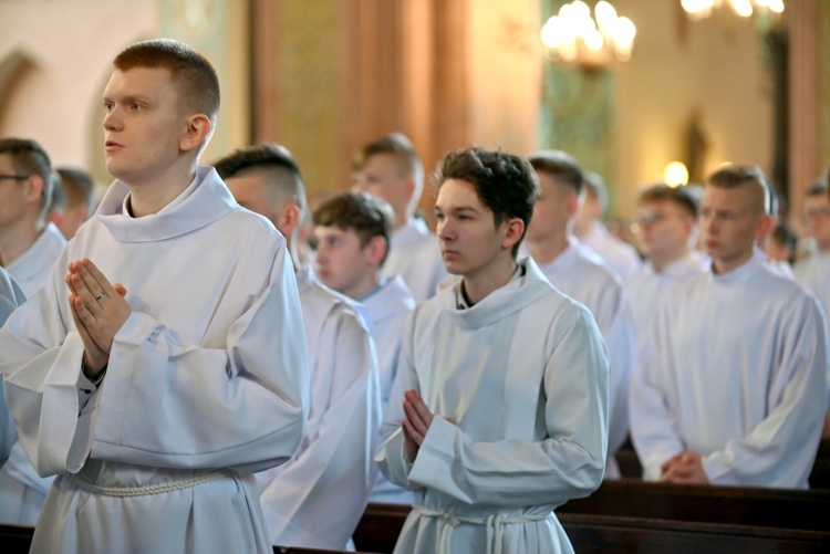 Błogosławieństwo lektorów, ceremoniarzy i nadzwyczajnych szafarzy