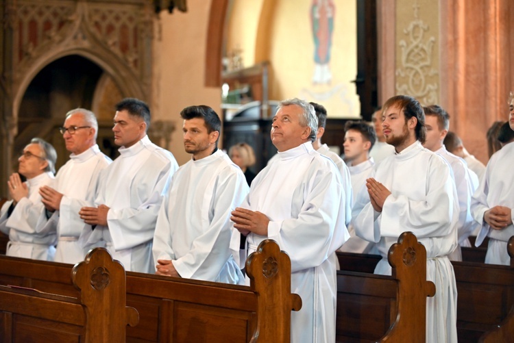 Błogosławieństwo lektorów, ceremoniarzy i nadzwyczajnych szafarzy