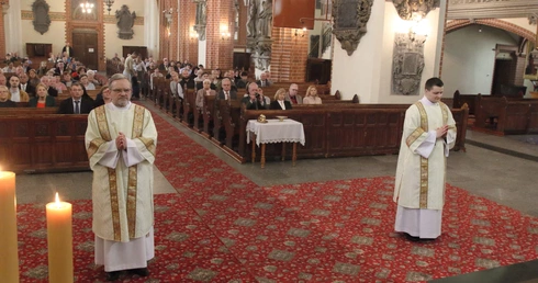 Legnica. Święcenia dwóch diakonów