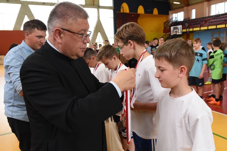 Diecezjalny finał w piłce nożnej halowej  