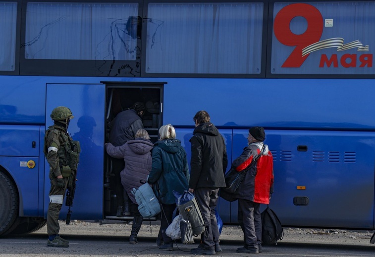 Z Azowstalu ewakuowano już wszystkie kobiety, dzieci i starszych