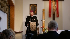 Pierwszy fragment Ewangelii św. Łukasza odczytał abp Tadeusz Wojda.