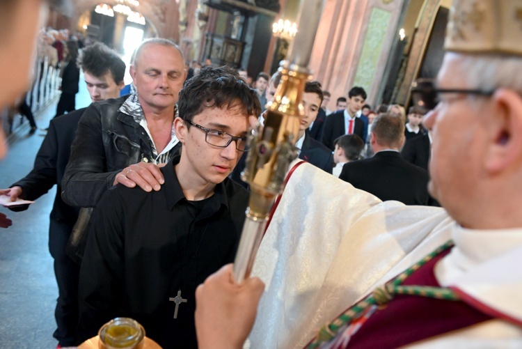 Świdnica. Wizytacja i bierzmowanie w katedrze