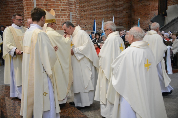 Pierwsza jubileuszowa pielgrzymka dekanalna do katedry