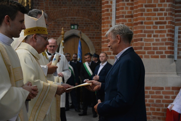 Pierwsza jubileuszowa pielgrzymka dekanalna do katedry