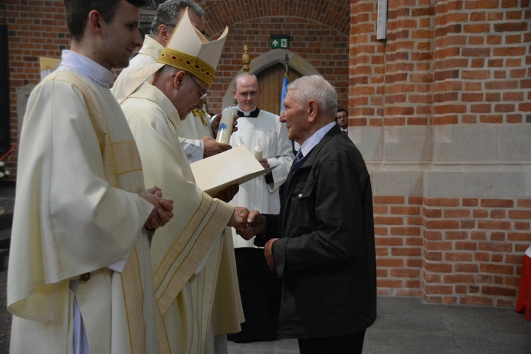 Pierwsza jubileuszowa pielgrzymka dekanalna do katedry