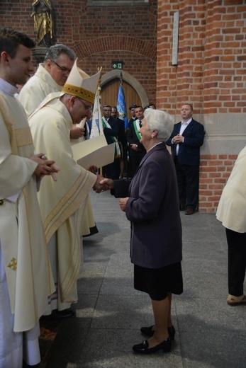 Pierwsza jubileuszowa pielgrzymka dekanalna do katedry