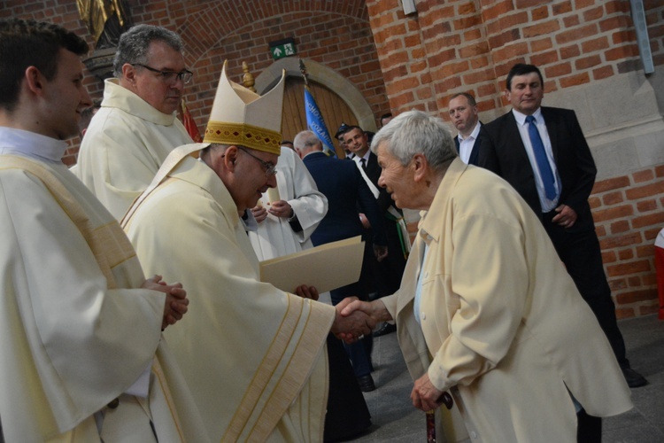 Pierwsza jubileuszowa pielgrzymka dekanalna do katedry