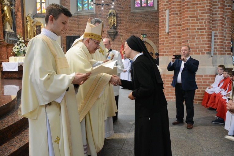 Pierwsza jubileuszowa pielgrzymka dekanalna do katedry