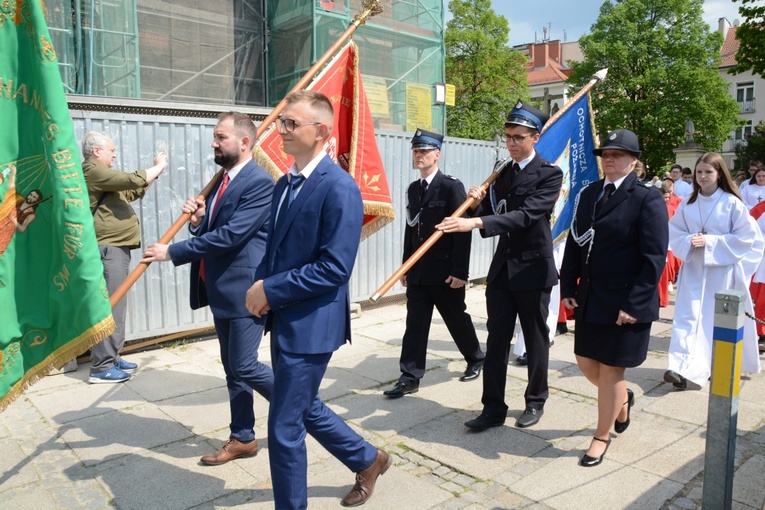 Pierwsza jubileuszowa pielgrzymka dekanalna do katedry