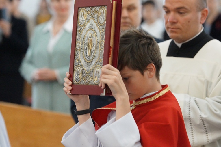 Relikwie św. Jana Pawła II w parafii pw. Świętej Trójcy we Wrocławiu-Krzykach
