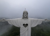 Wzniesiono największy na świecie pomnik Chrystusa