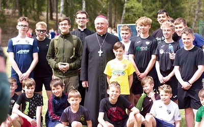 	Tradycyjnie główną atrakcją były rozgrywki piłkarskie ministrantów. 