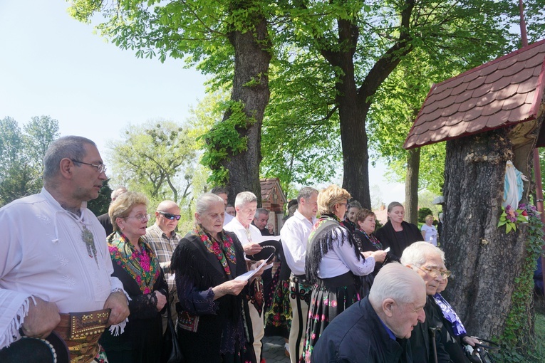 Pogrzeb werbisty o. Huberta Lupy, "proboszcza" oazowiczów