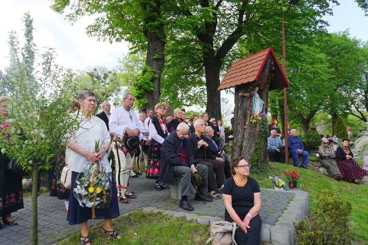 Pogrzeb werbisty o. Huberta Lupy, "proboszcza" oazowiczów