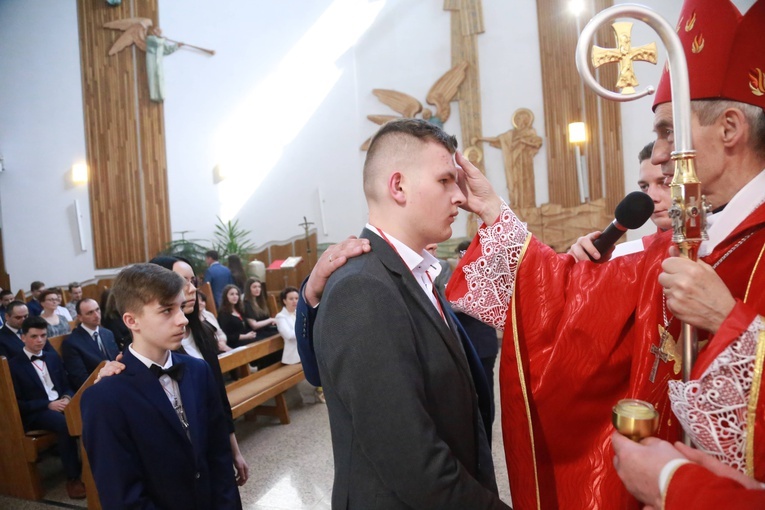 Bierzmowanie w Łękach Górnych
