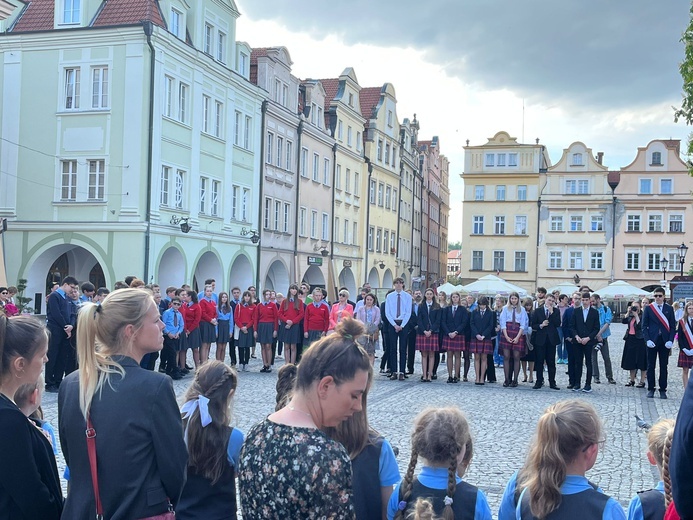 Jubileuszowy apel na Placu Ratuszowym