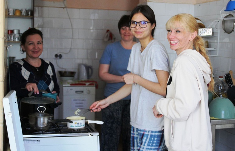 Tak się lepi ukraińskie pierogi w wapienickiej Klimczokówce