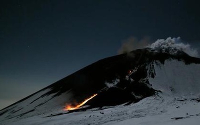 Etna pluje ogniem coraz bardziej