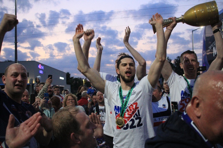 Grupa Azoty ZAKSA Kędzierzyn-Koźle mistrzem Polski! Powitanie w domu