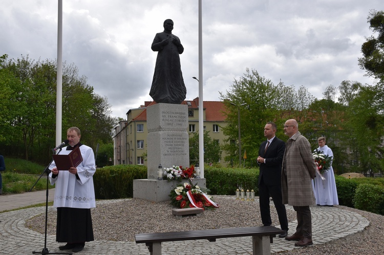 Tablica upamiętniająca bł. ks. Rogaczewskiego