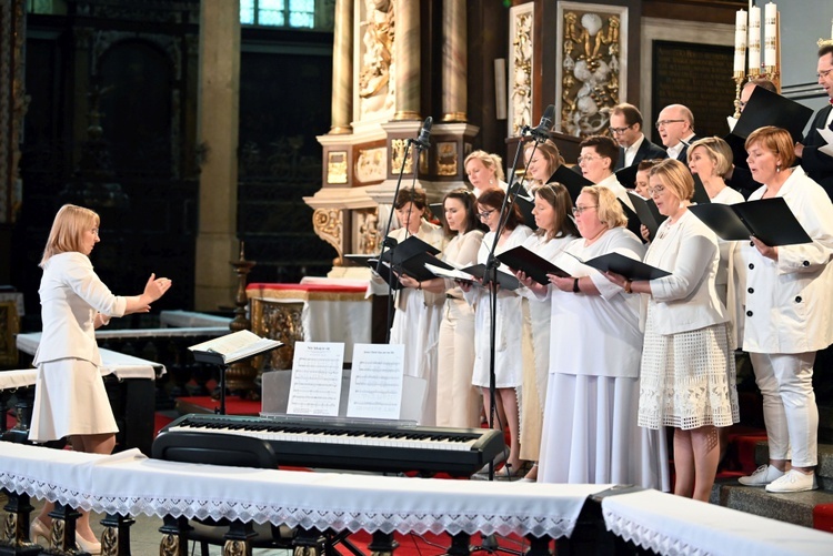 Świdnica. Koncert chóru "Tactus sonus" w ramach Dni Papieskich