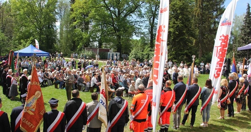 Przez pracę świadczyć o miłości Boga i bliźniego