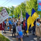 W marszu udział wzięli przedstawiciele różnych stanów. 