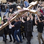 Wielotysięczna procesja różańcowa w Warszawie. Zadziwiła miasto