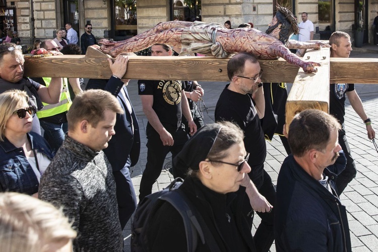 Wielka procesja różańcowa. Za Polskę