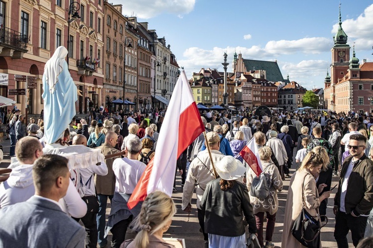 Wielka procesja różańcowa. Za Polskę