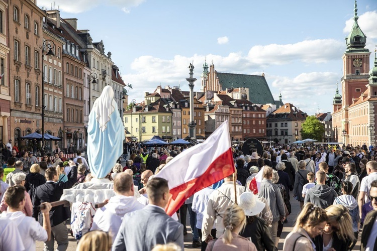 Wielka procesja różańcowa. Za Polskę