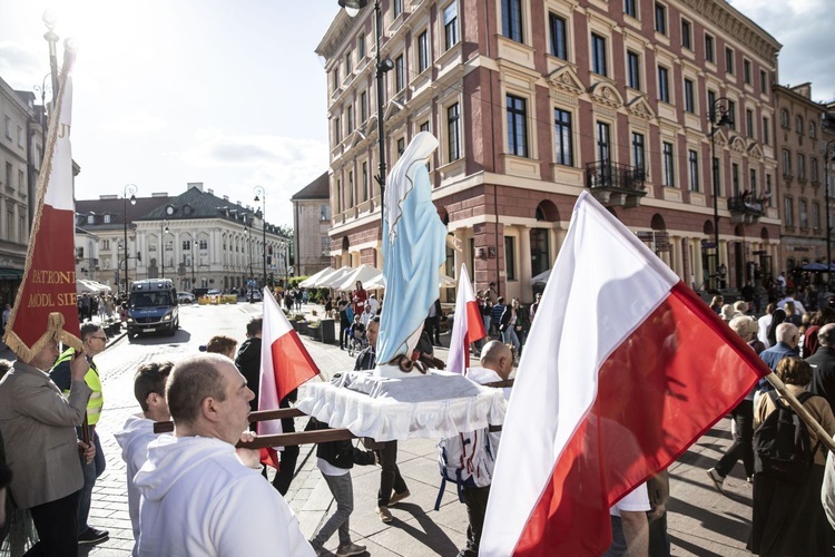 Wielka procesja różańcowa. Za Polskę