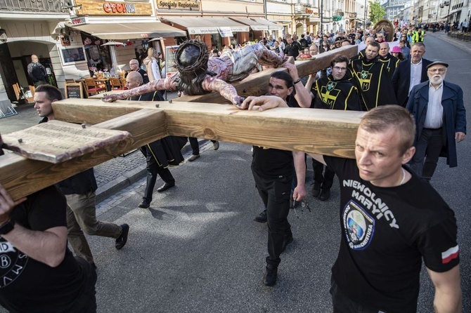 Wielka procesja różańcowa. Za Polskę