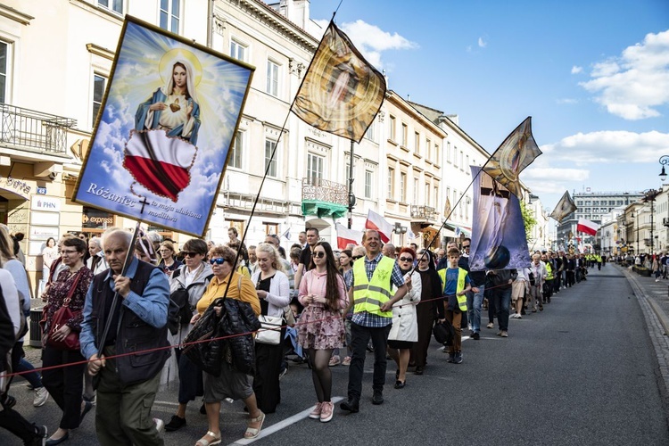 Wielka procesja różańcowa. Za Polskę