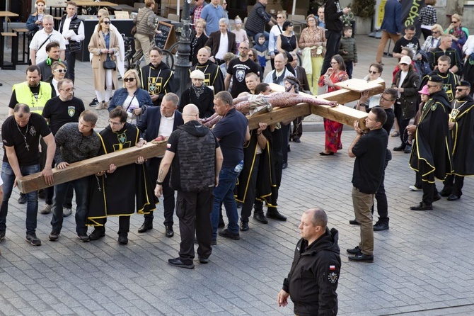 Wielka procesja różańcowa. Za Polskę