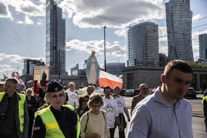 Wielka procesja różańcowa. Za Polskę