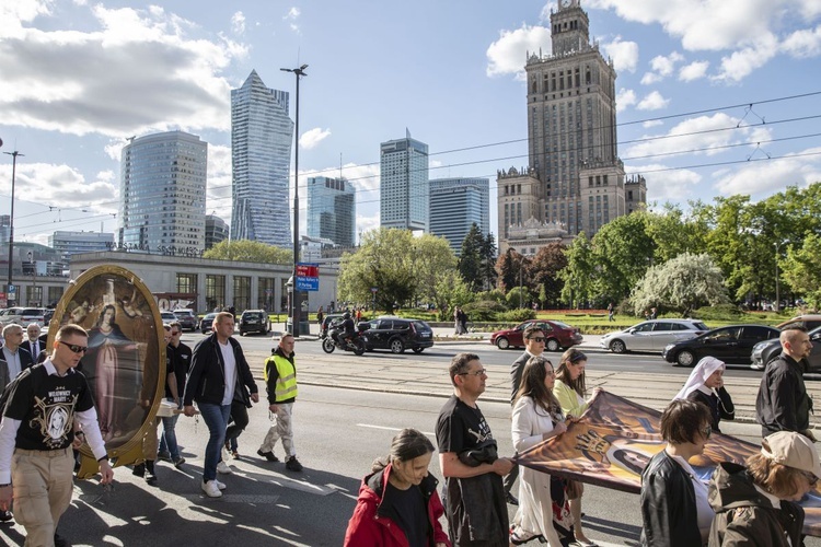 Wielka procesja różańcowa. Za Polskę