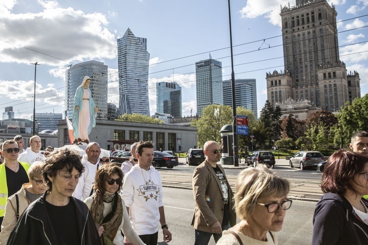 Wielka procesja różańcowa. Za Polskę