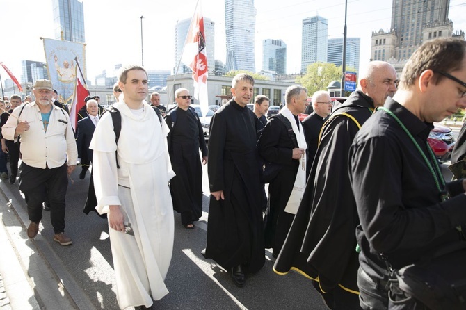 Wielka procesja różańcowa. Za Polskę