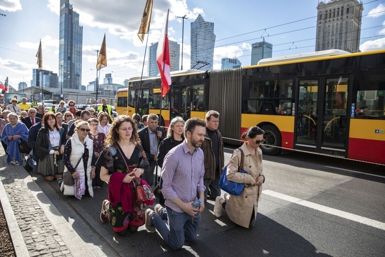 Wielka procesja różańcowa. Za Polskę