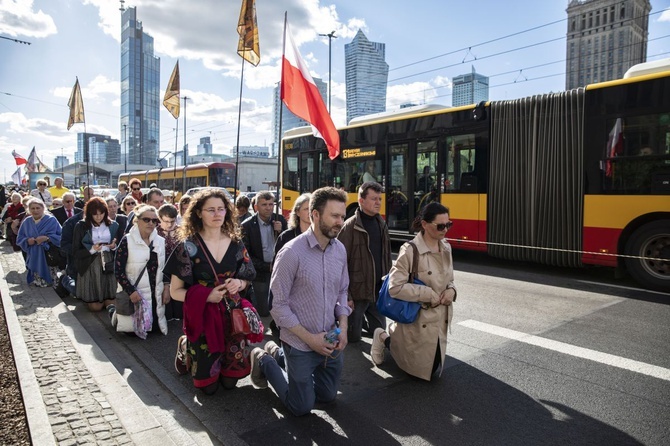 Wielka procesja różańcowa. Za Polskę