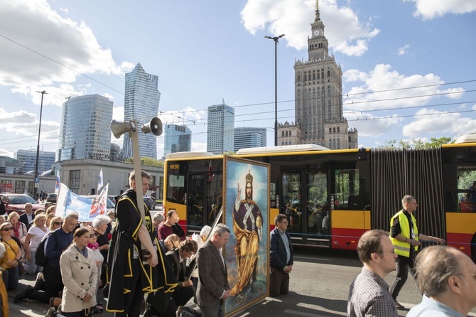 Wielka procesja różańcowa. Za Polskę