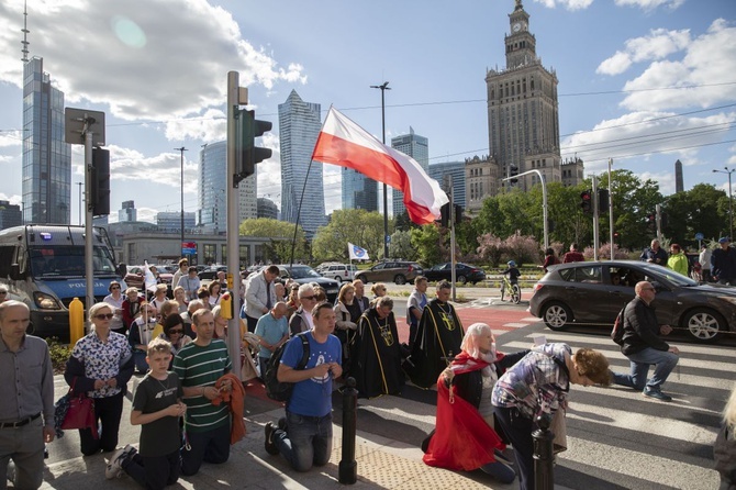 Wielka procesja różańcowa. Za Polskę