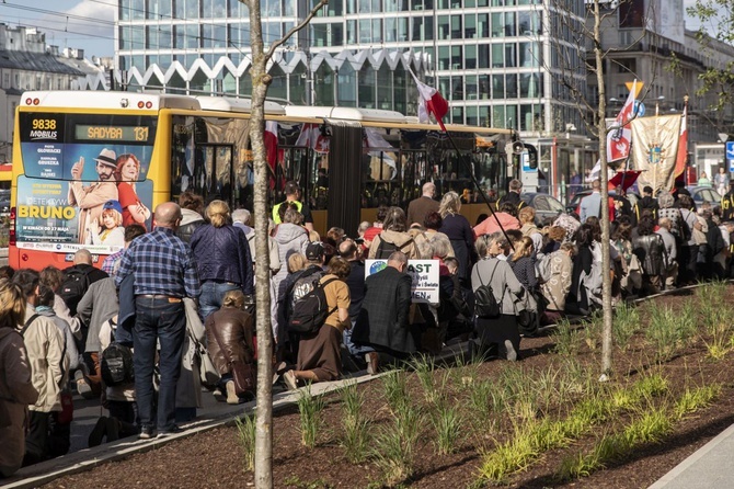 Wielka procesja różańcowa. Za Polskę